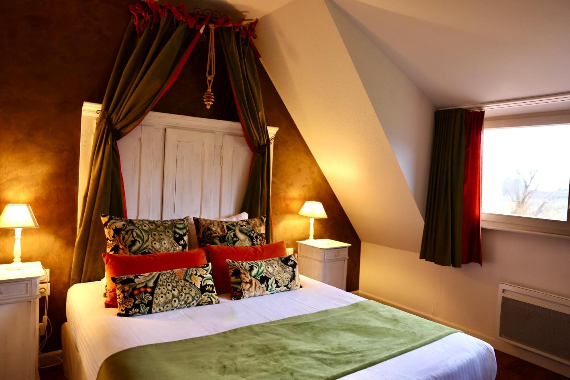 Hotel Restaurant Verger Des Chateaux, Route Des Vins Haut-Koenigsbourg ディーフェンタール エクステリア 写真