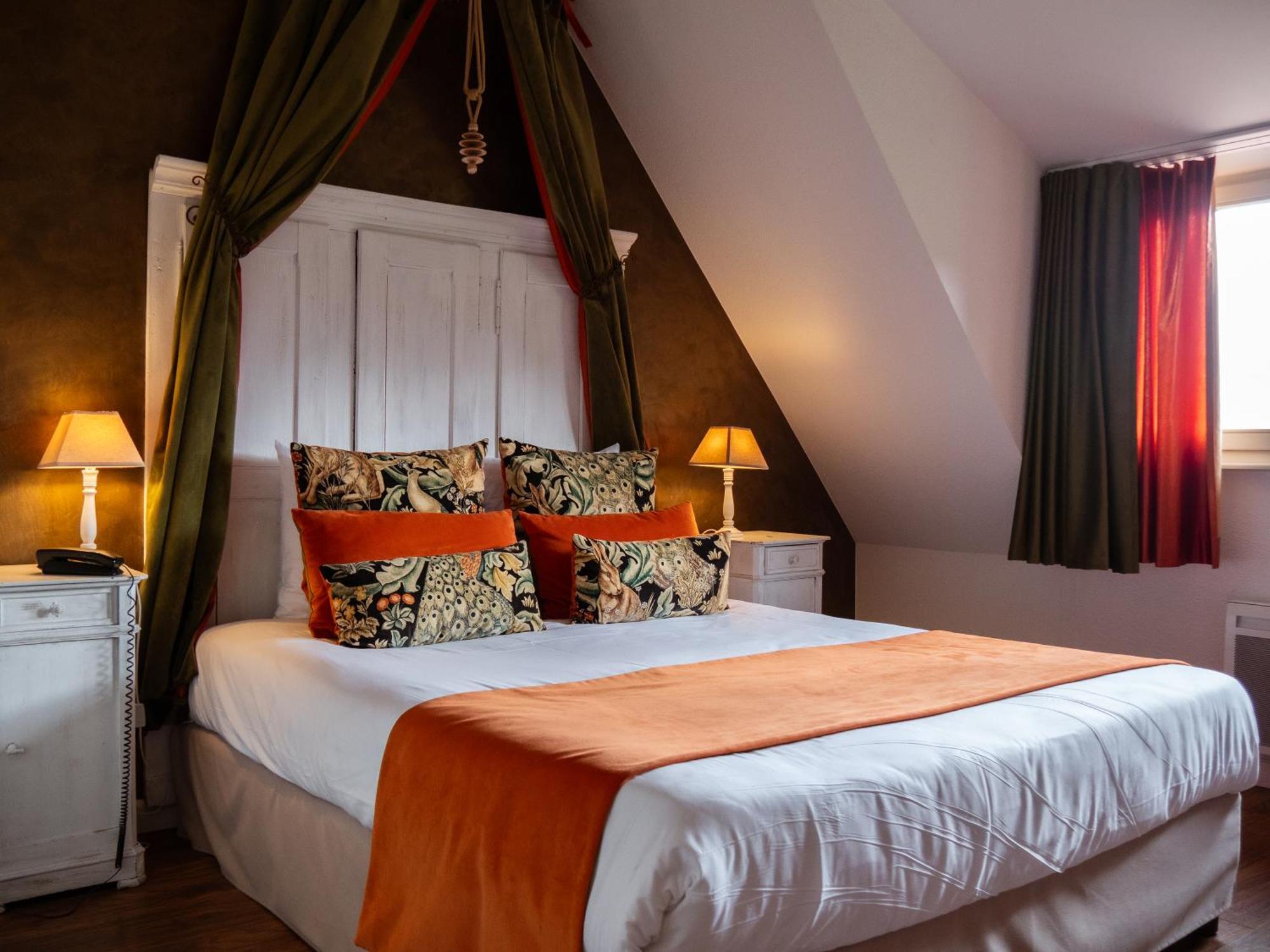 Hotel Restaurant Verger Des Chateaux, Route Des Vins Haut-Koenigsbourg ディーフェンタール エクステリア 写真