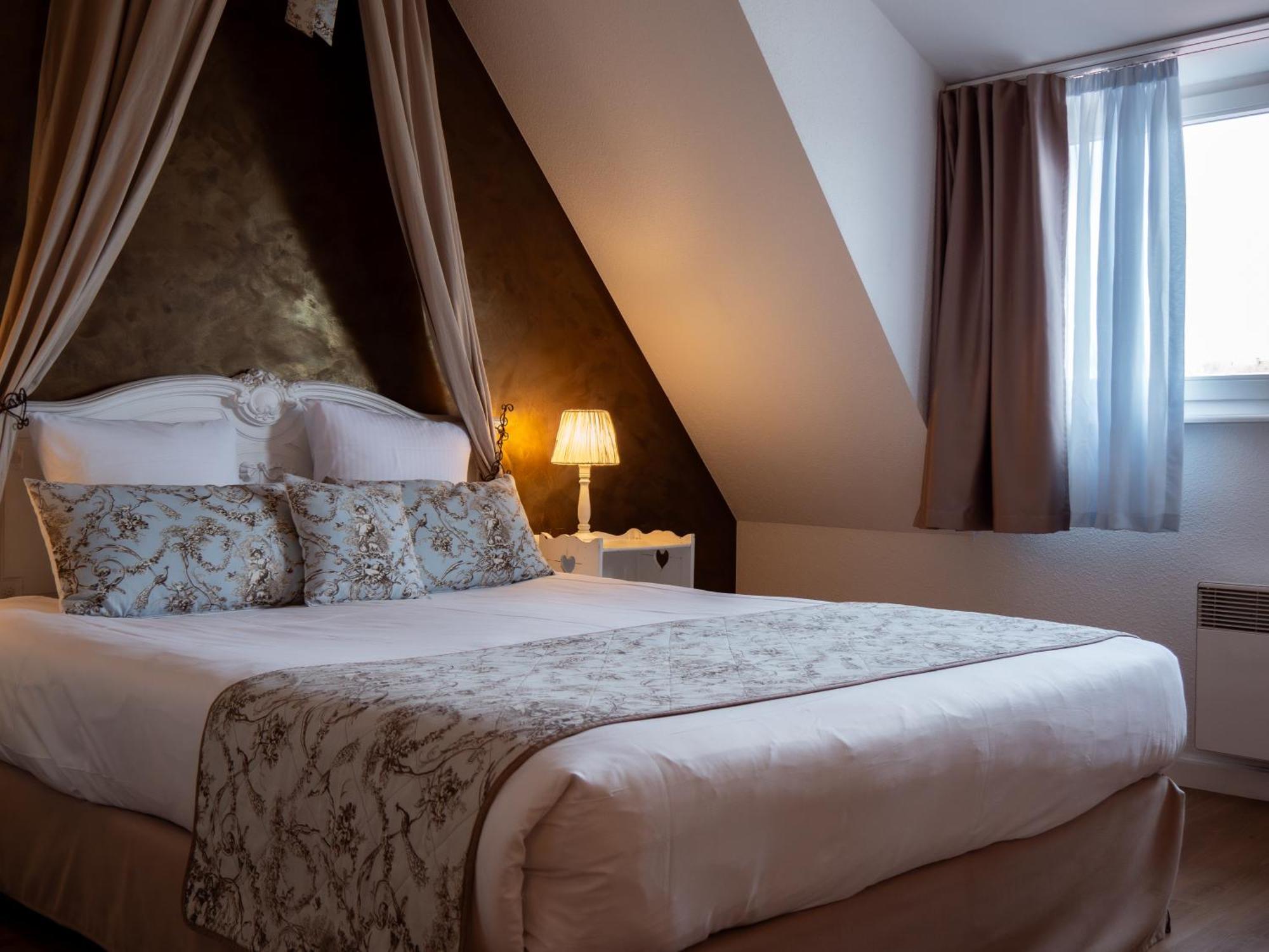 Hotel Restaurant Verger Des Chateaux, Route Des Vins Haut-Koenigsbourg ディーフェンタール エクステリア 写真