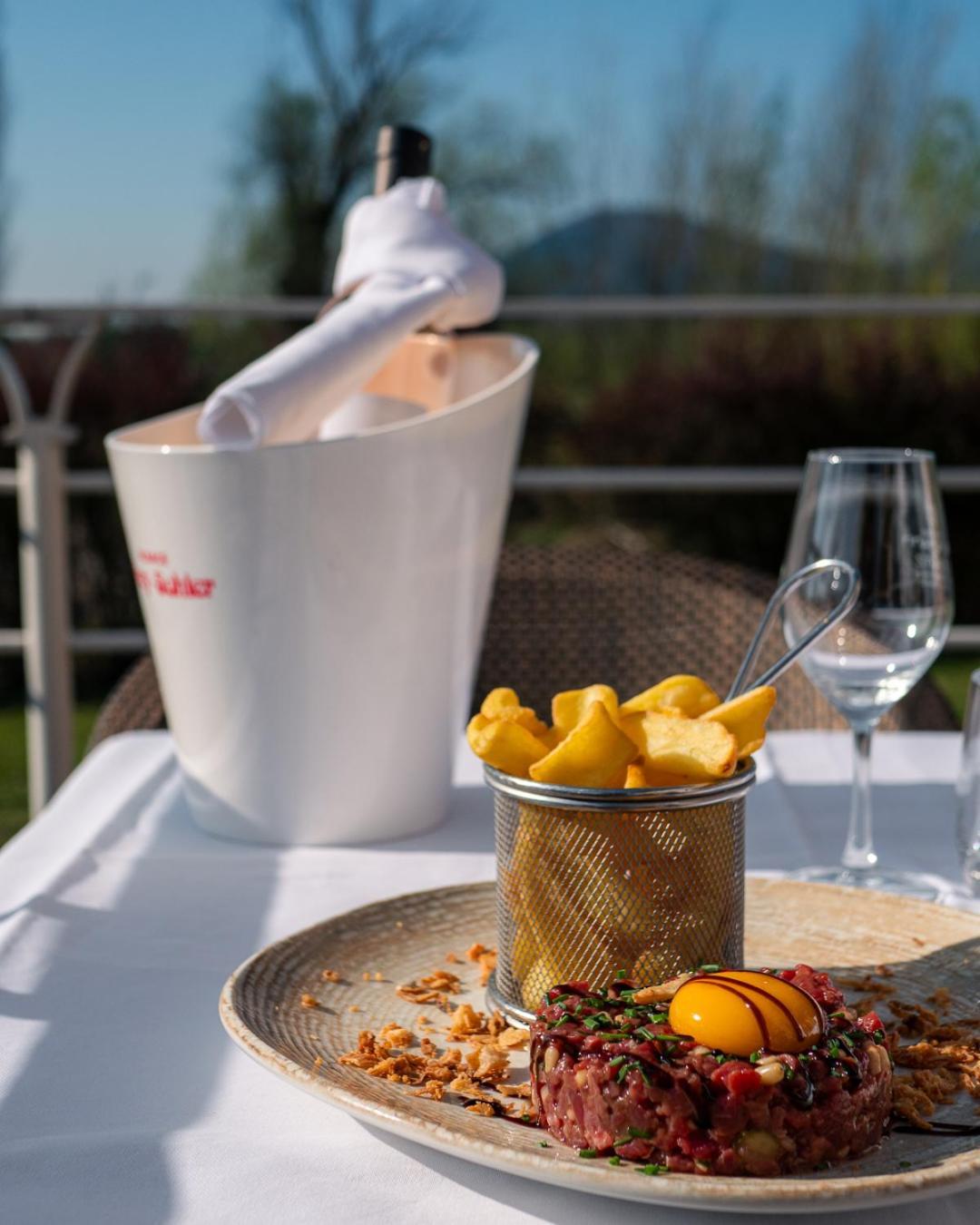 Hotel Restaurant Verger Des Chateaux, Route Des Vins Haut-Koenigsbourg ディーフェンタール エクステリア 写真